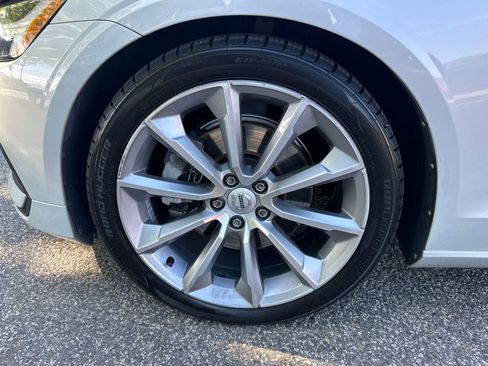 Used 2019 Volvo S60 T5 Momentum w/ Multimedia Package image 11