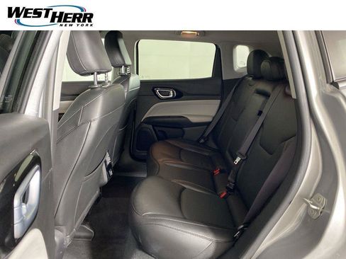 Used 2022 Jeep Compass Limited AWD/4WD image 17