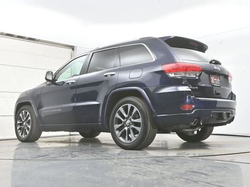 Used 2017 Jeep Grand Cherokee Overland w/ Jeep Active Safety Group image 29