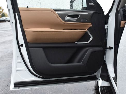 Used 2026 INFINITI QX80 Luxe w/ Cargo Package image 9