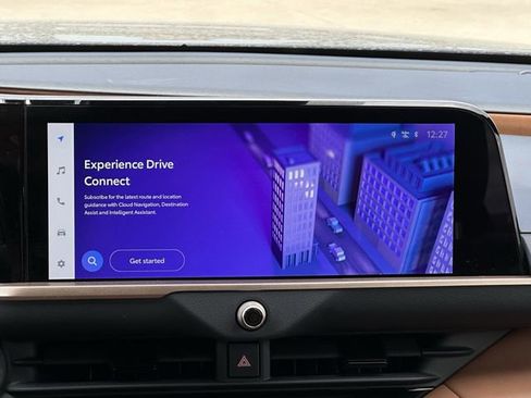 Certified 2025 Toyota Crown Signia XLE image 17