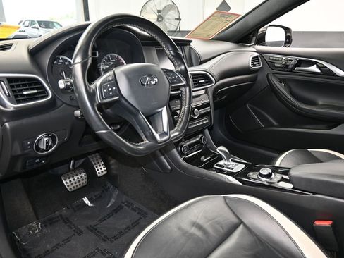 Used 2017 INFINITI QX30 Sport w/ Sport Leather Package image 13