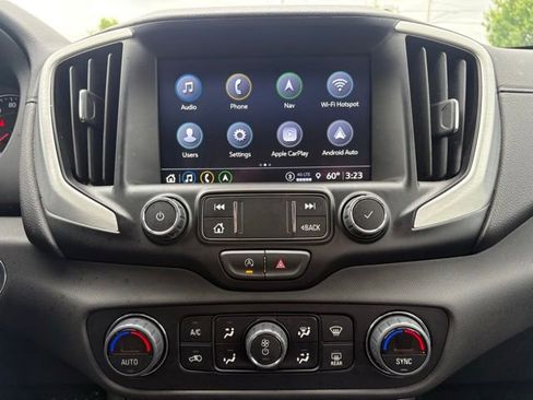 Used 2024 GMC Terrain SLE w/ Driver Convenience Package FWD image 28