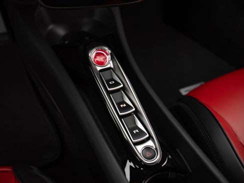 Used 2023 McLaren Artura RWD image 14