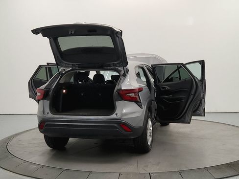 Used 2024 Chevrolet Trax LS w/ Driver Confidence Package FWD image 15