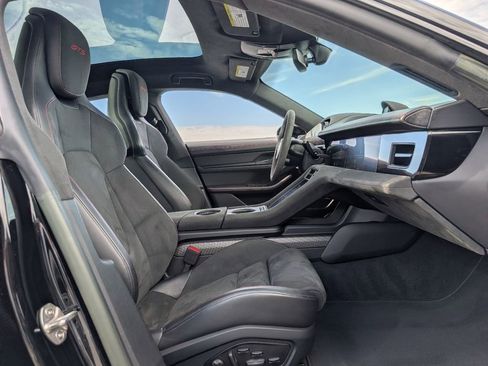 Certified 2022 Porsche Taycan GTS image 17