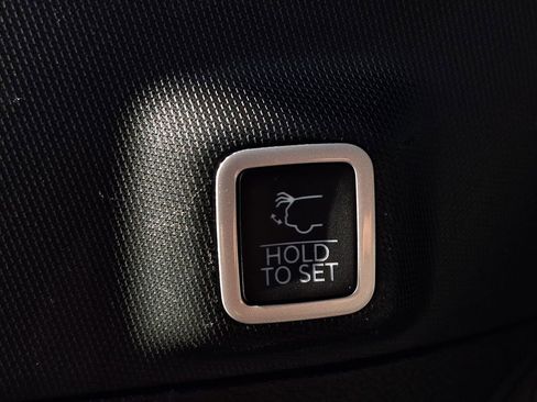 Used 2024 Jeep Grand Cherokee Altitude image 28