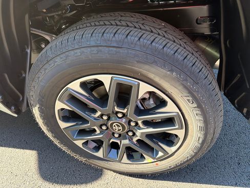 New 2026 Toyota Tundra Limited AWD/4WD image 7