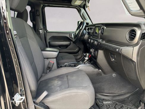 Used 2022 Jeep Wrangler Unlimited Sport image 15