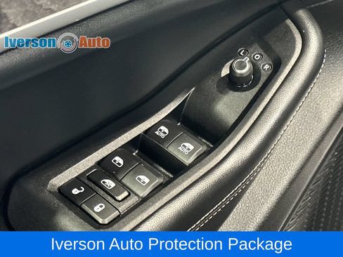 Used 2023 Jeep Grand Cherokee L Limited AWD/4WD image 16