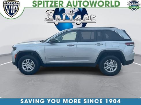 Used 2023 Jeep Grand Cherokee Laredo AWD/4WD image 6