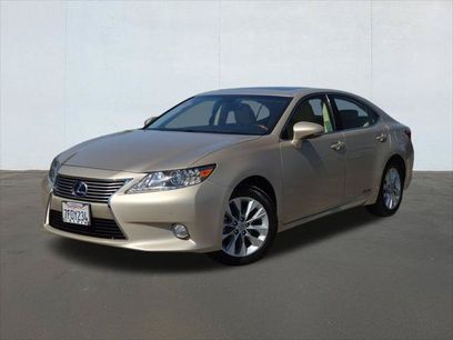 Used 2013 Lexus ES 300h w/ Luxury Pkg