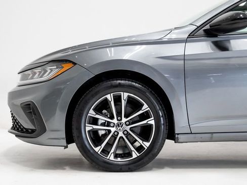 Used 2025 Volkswagen Jetta Sport image 25