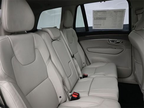 New 2026 Volvo XC90 B6 Ultra image 34