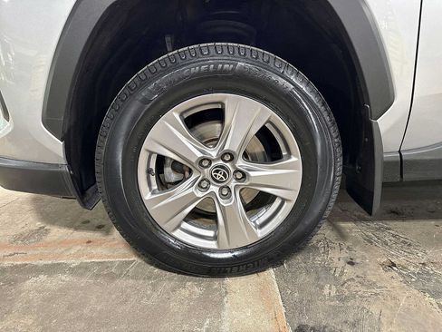 Used 2022 Toyota RAV4 XLE AWD/4WD image 10