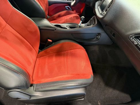 Used 2016 Dodge Challenger R/T Plus image 30