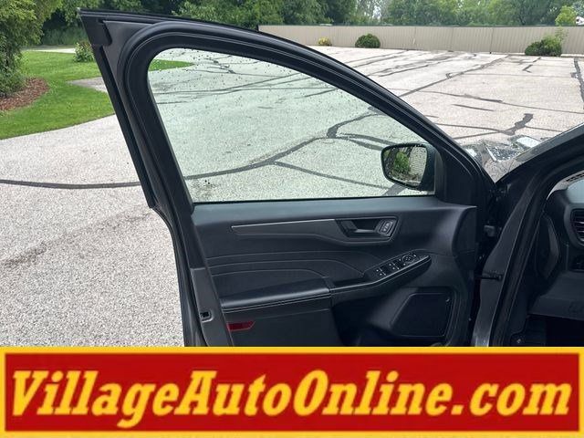 Used 2023 Ford Escape Active AWD/4WD image 11