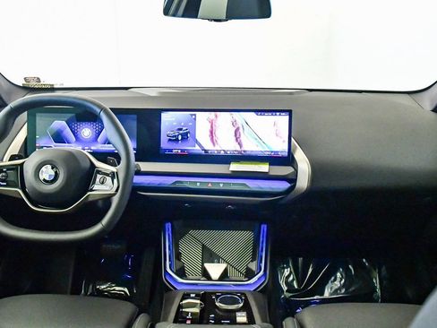 Used 2025 BMW X3 xDrive30i w/ Convenience Package image 15