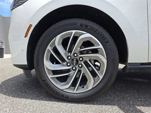 New 2025 Lincoln Navigator Reserve image 33