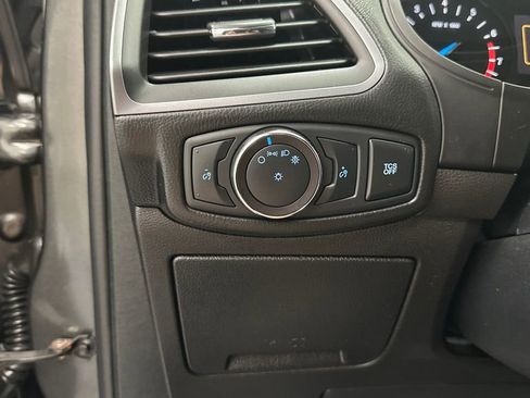 Used 2020 Ford Edge SE AWD/4WD image 21
