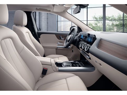 Used 2023 Mercedes-Benz GLA 250 4MATIC image 4