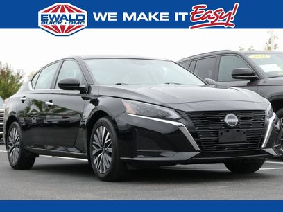 Used 2024 Nissan Altima 2.5 SV w/ SV Premium Package
