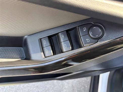 Used 2025 Chevrolet Equinox LT w/ Convenience Package II AWD/4WD image 9