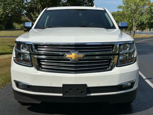 Used 2018 Chevrolet Suburban Premier image 3