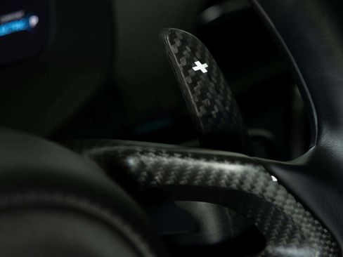 Used 2023 McLaren Artura image 19