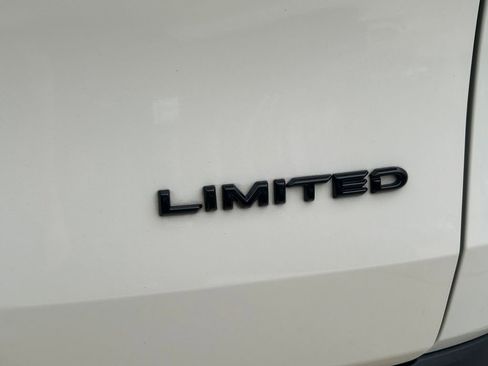 Used 2024 Toyota Grand Highlander Limited image 13