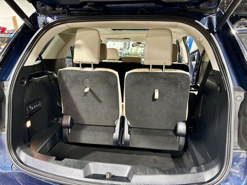 Used 2017 Ford Explorer Platinum image 11