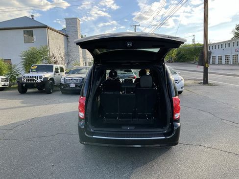 Used 2017 Dodge Grand Caravan GT FWD image 12