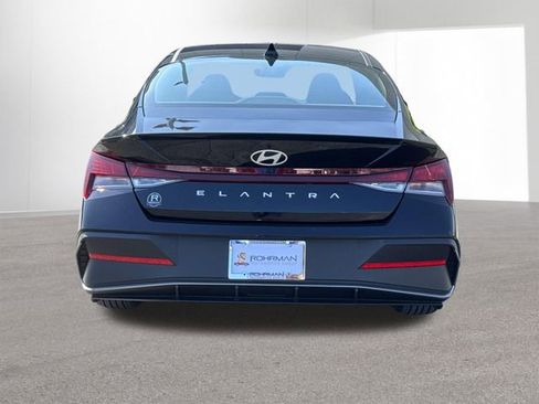 New 2026 Hyundai Elantra SEL Sport Premium FWD image 6