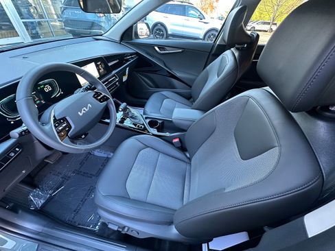 New 2026 Kia Niro EX image 29