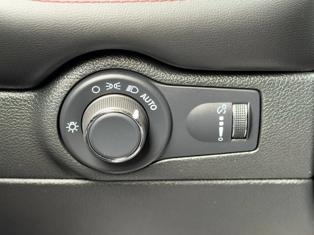Used 2025 Dodge Durango GT AWD/4WD image 22
