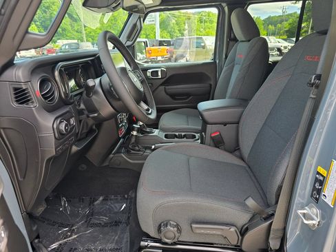 New 2026 Jeep Wrangler Unlimited Rubicon AWD/4WD image 4