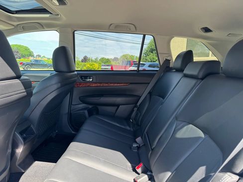 Used 2011 Subaru Outback 2.5i Limited AWD/4WD image 34