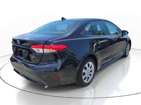 Used 2021 Toyota Corolla LE FWD image 2