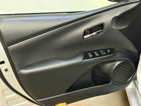 Used 2017 Toyota Prius Prime Plus FWD image 17