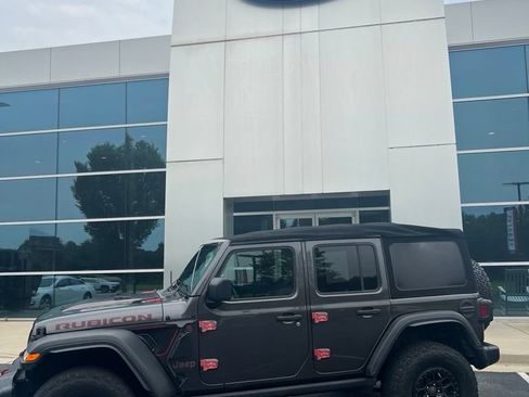 Used 2021 Jeep Wrangler Unlimited Rubicon AWD/4WD image 2