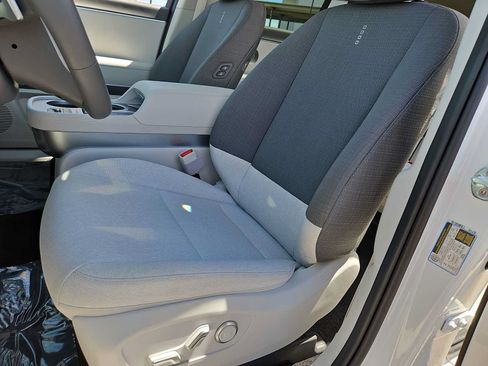 Certified 2026 Hyundai Ioniq 9 SE AWD/4WD image 16