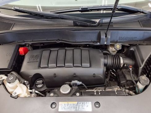Used 2017 Chevrolet Traverse LS FWD image 3
