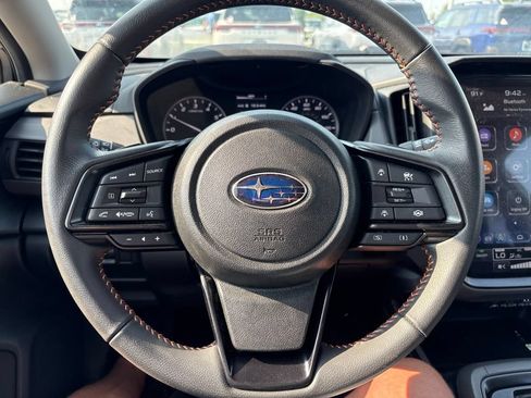 Used 2024 Subaru Crosstrek 2.5i Limited w/ Crosstrek Mirror Package AWD/4WD image 2