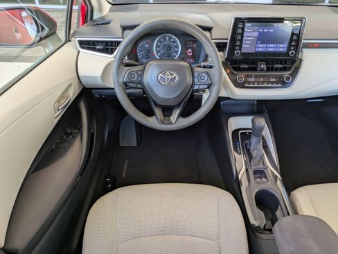 Used 2020 Toyota Corolla LE FWD image 13