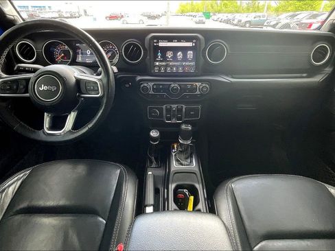 Used 2018 Jeep Wrangler Unlimited Sahara image 15