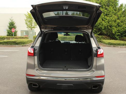 Used 2018 Chevrolet Equinox LT AWD/4WD image 32