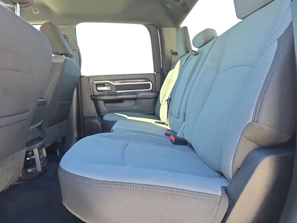 Used 2024 RAM 2500 Big Horn AWD/4WD image 17