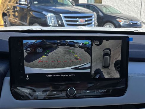 New 2025 Mitsubishi Outlander SE image 12