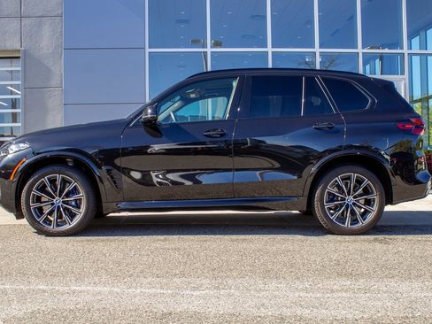 Used 2025 BMW X5 M60i w/ Climate Comfort Package image 7