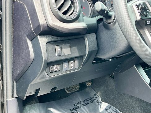 Used 2021 Toyota Tacoma TRD Sport image 10